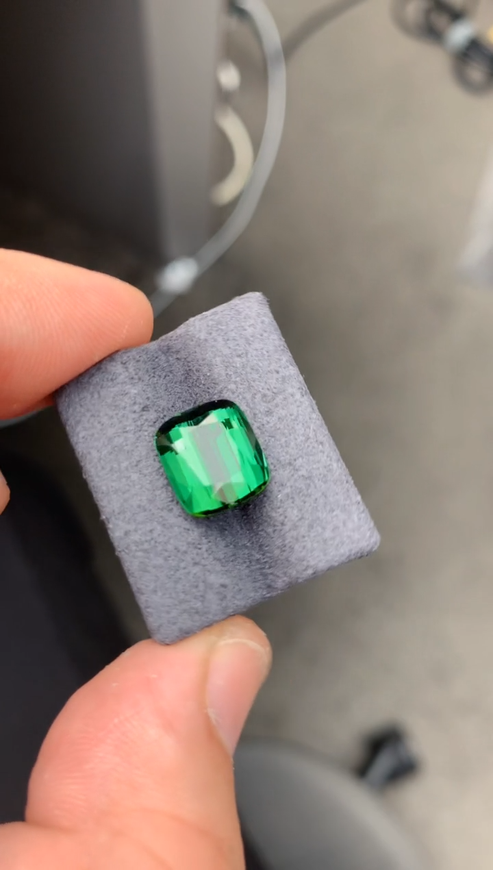 【闪购商品】碧玺裸石未镶嵌5.4ct绿碧玺