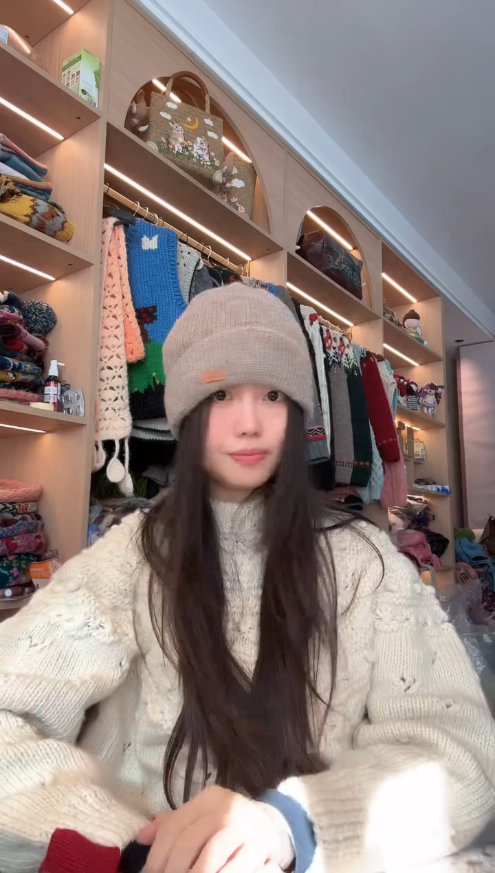 羊毛奶茶色冷帽  