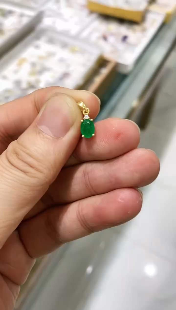 【闪购商品】祖母绿颈饰银S925镶嵌吊坠