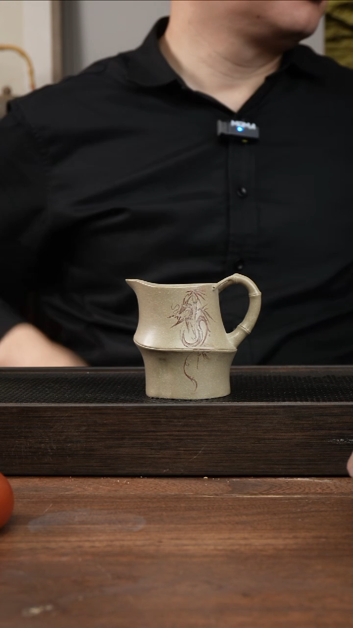 茶杯紫砂奔***牛本绿竹节公道杯  ！   刻绘蛇   180CC  