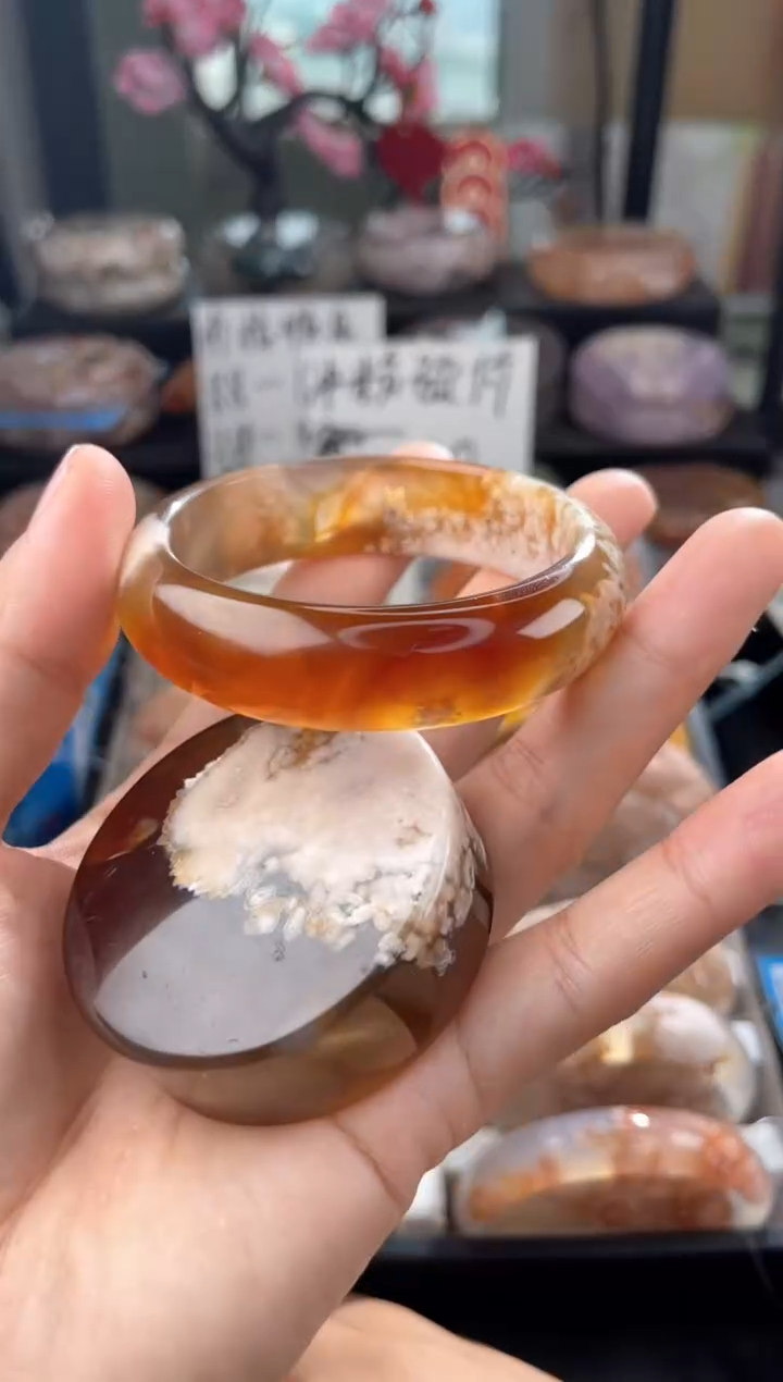 【闪购商品】石英质玉手镯未镶嵌54