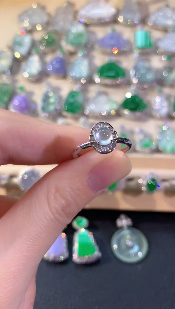 18K金镶嵌戒指翡翠冬日珠宝W29