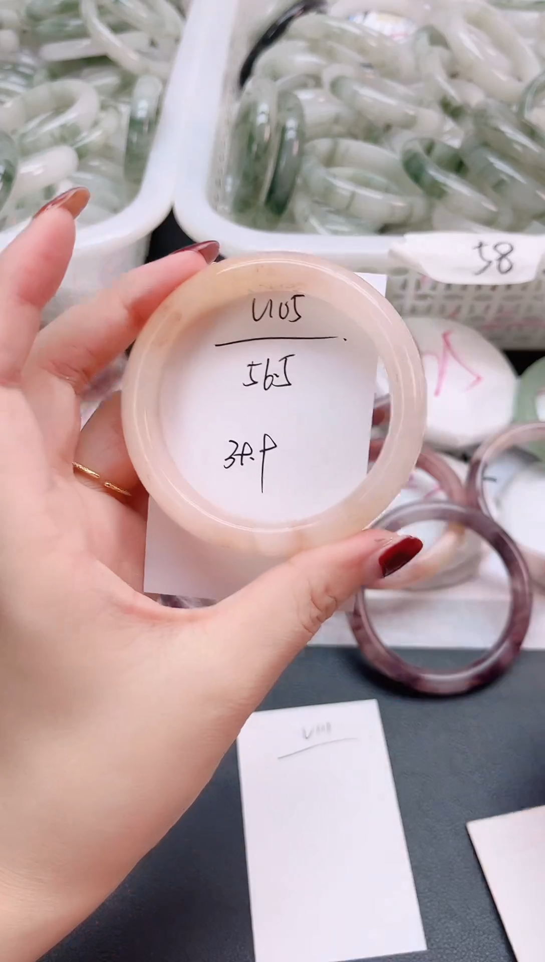 未镶嵌手镯石英质玉（金丝玉）V105-56.5