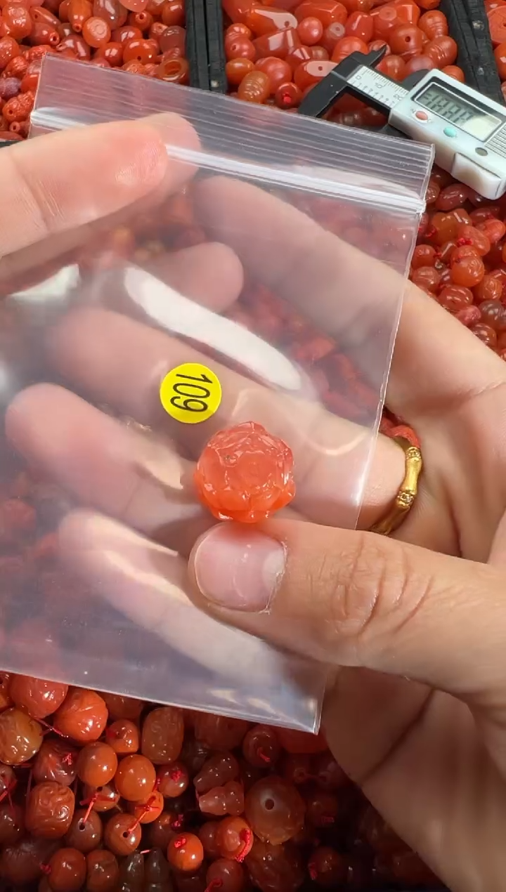 【闪购商品】南红玛瑙颈饰未镶嵌1