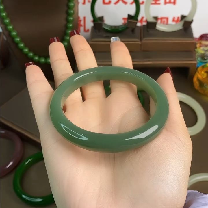 且末蓝新疆和田好玉手镯