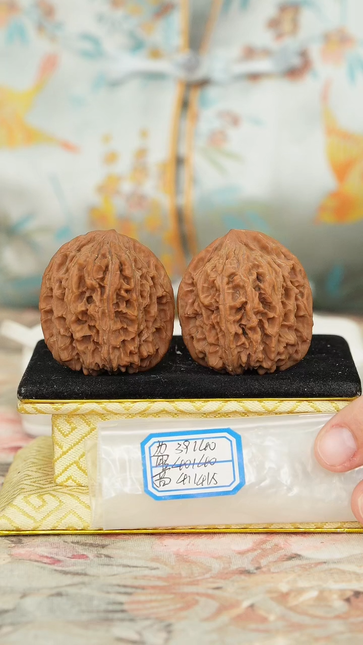 【闪购商品】文玩核桃把件龙纹将军榜