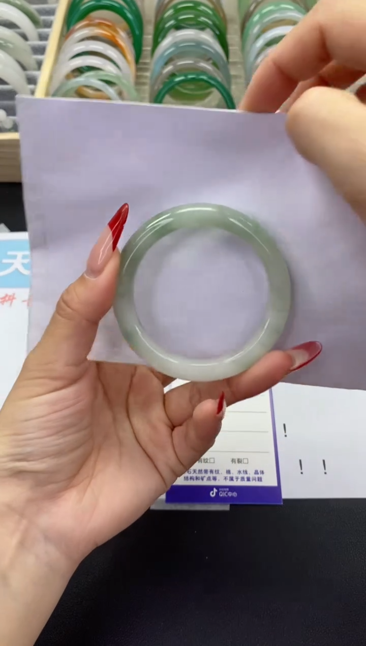 【闪购商品】石英质玉手镯未镶嵌v671