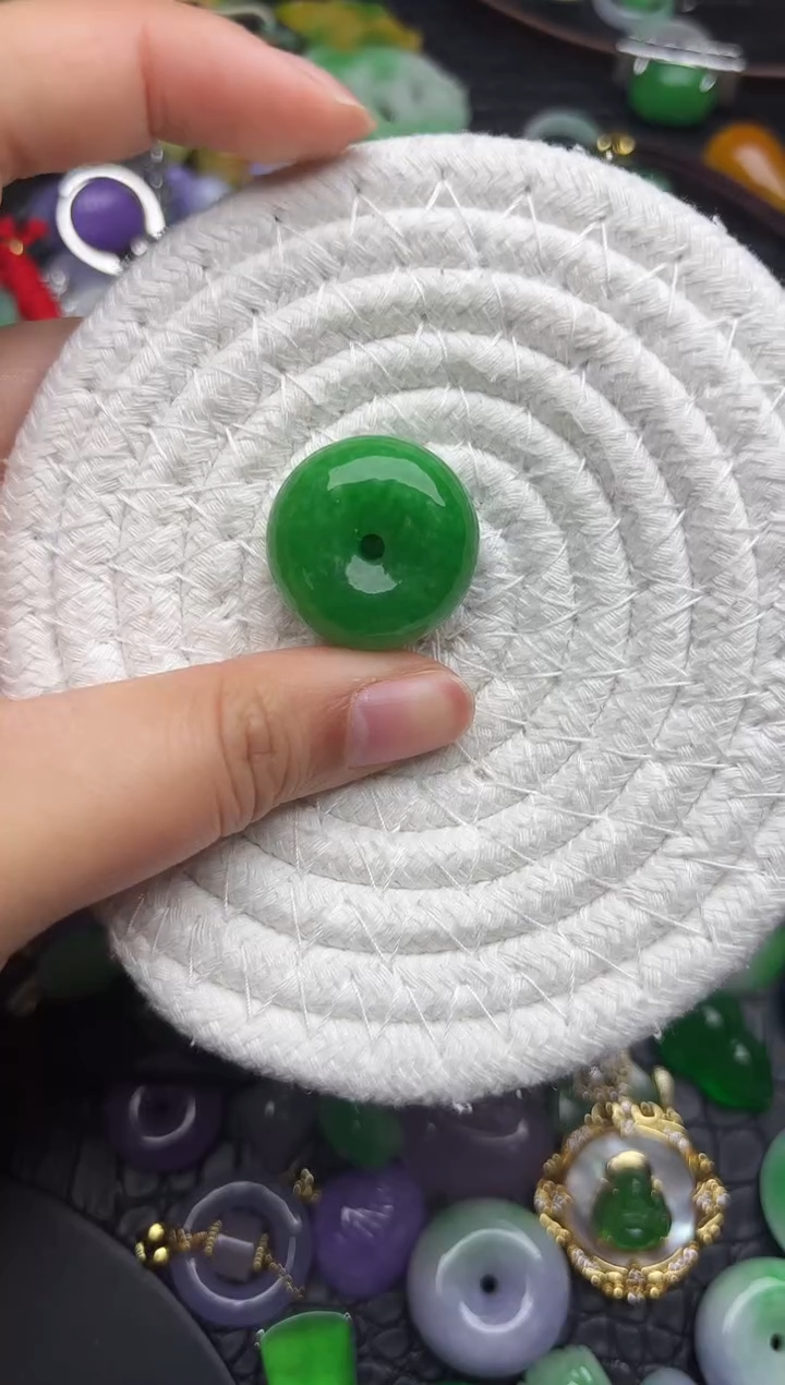 颈饰未镶嵌翡翠缅甸翡翠吊坠