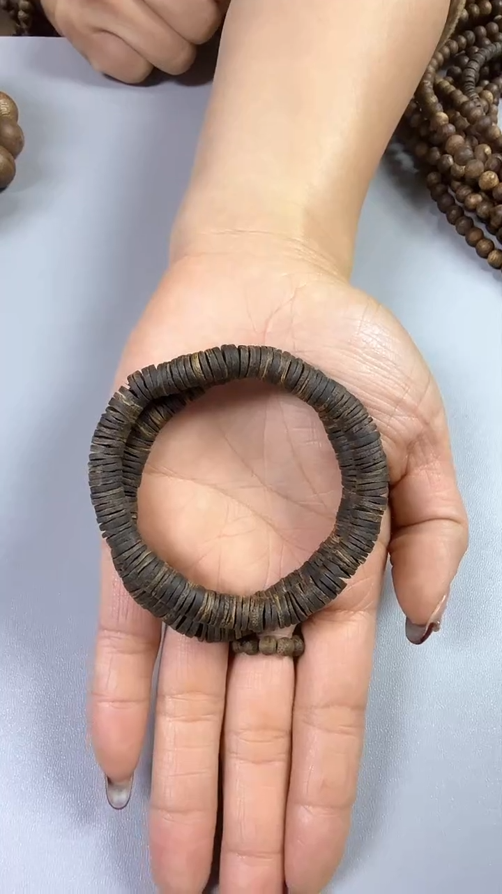 【闪购商品】沉香手串7克+奇楠沉香沉水药片单圈多样性发一