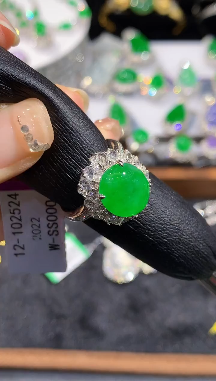 18K金镶嵌戒指翡翠猪*糖YS多样性发其一