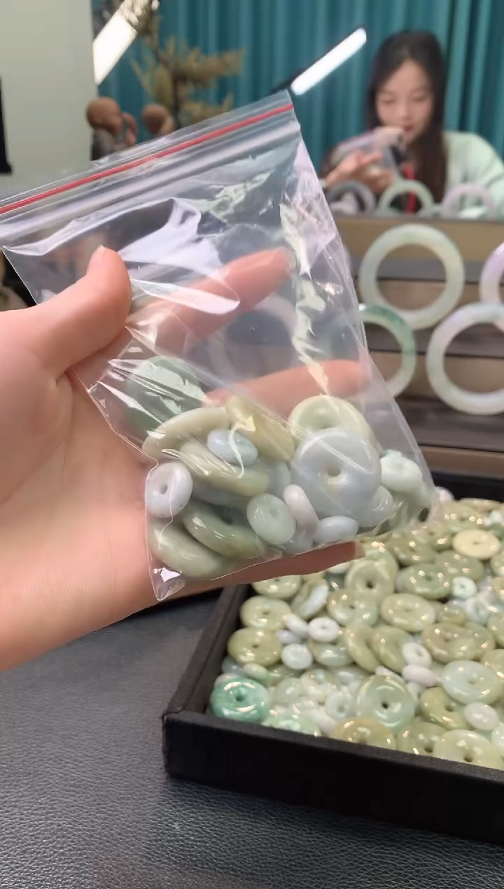 吊坠(不含链)未镶嵌翡翠春*?一袋小平安扣多样性发一件