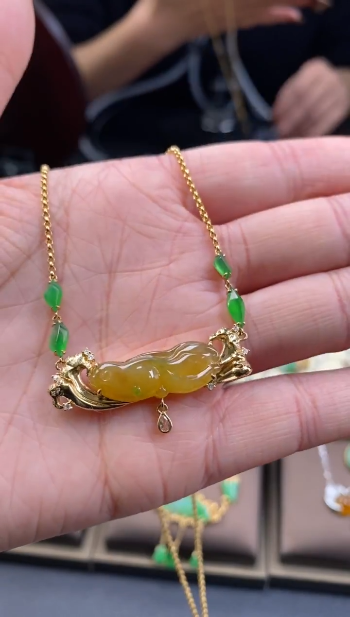 颈饰18K金镶嵌翡翠18126