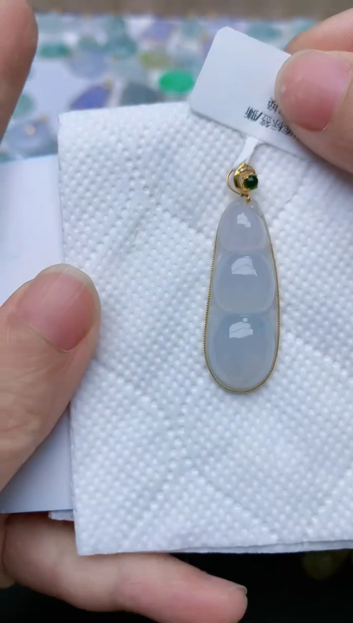 翡翠18K金镶嵌颈饰天然翡翠A货