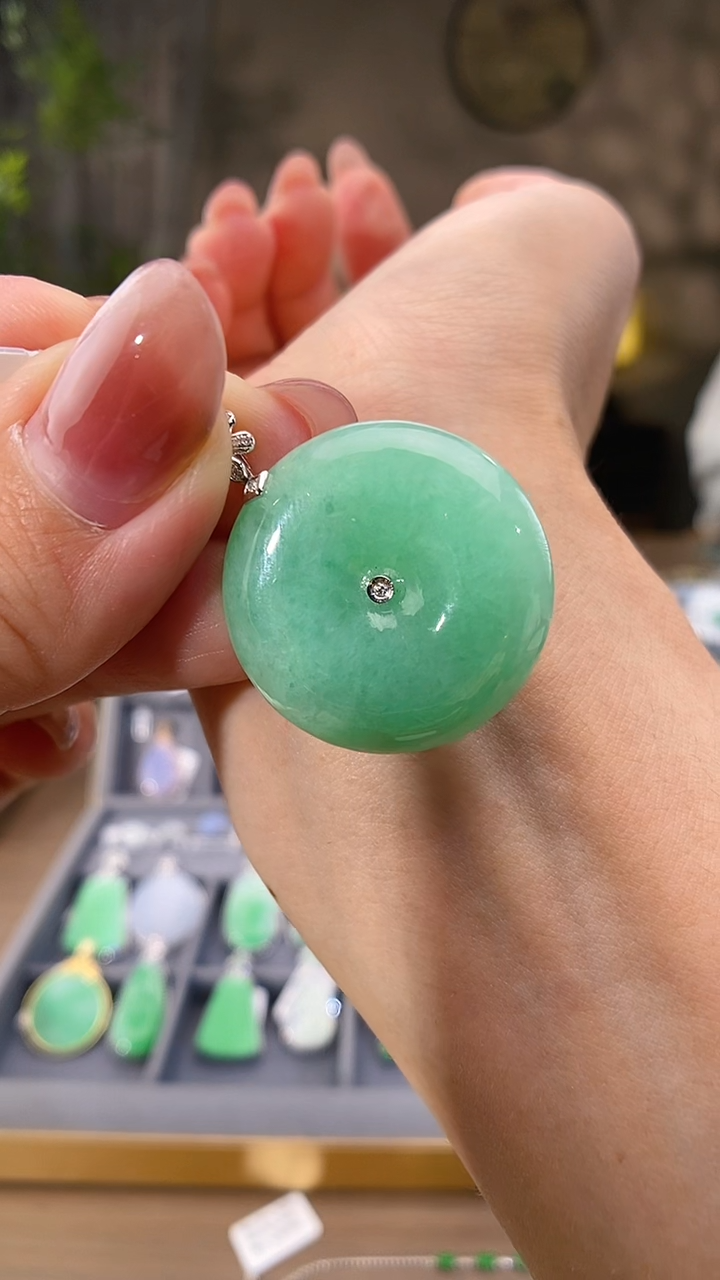 吊坠(不含链)18K金镶嵌翡翠平安扣