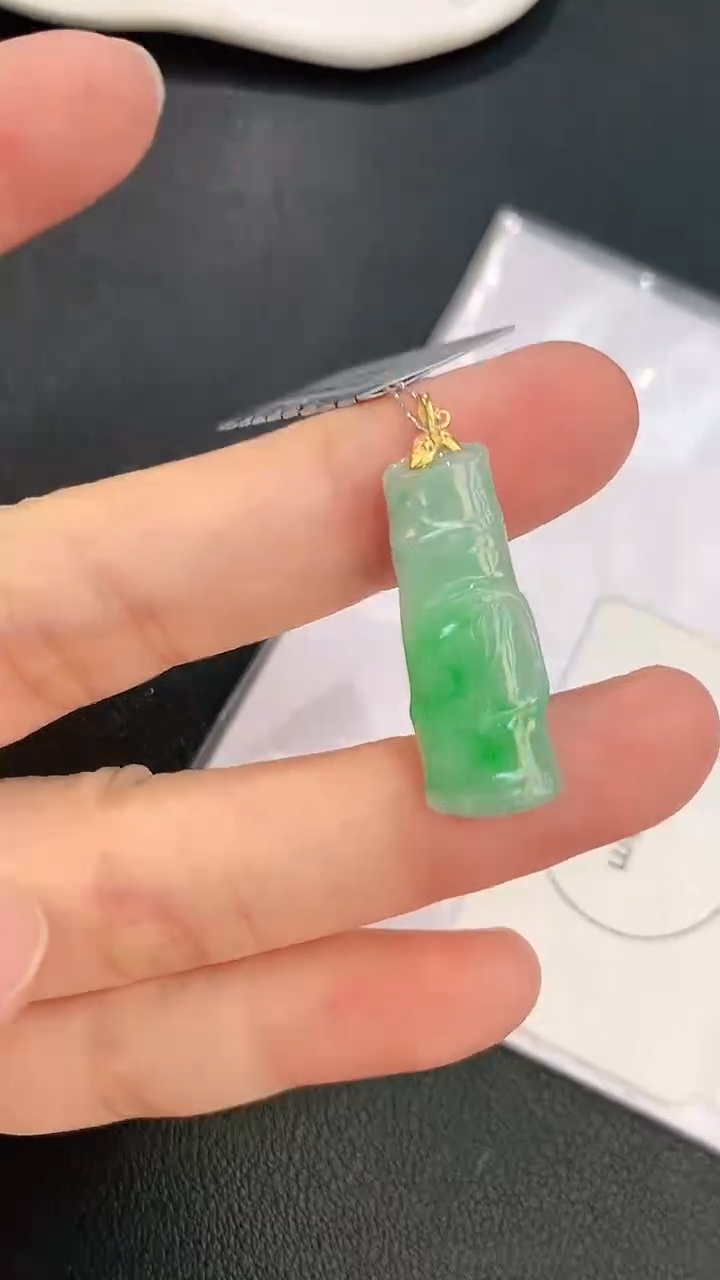 翡翠18K金镶嵌颈饰 赠礼盒证书 麦麦