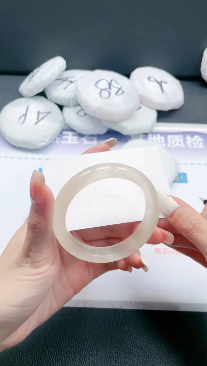 【闪购商品】石英质玉手镯未镶嵌13J183-54