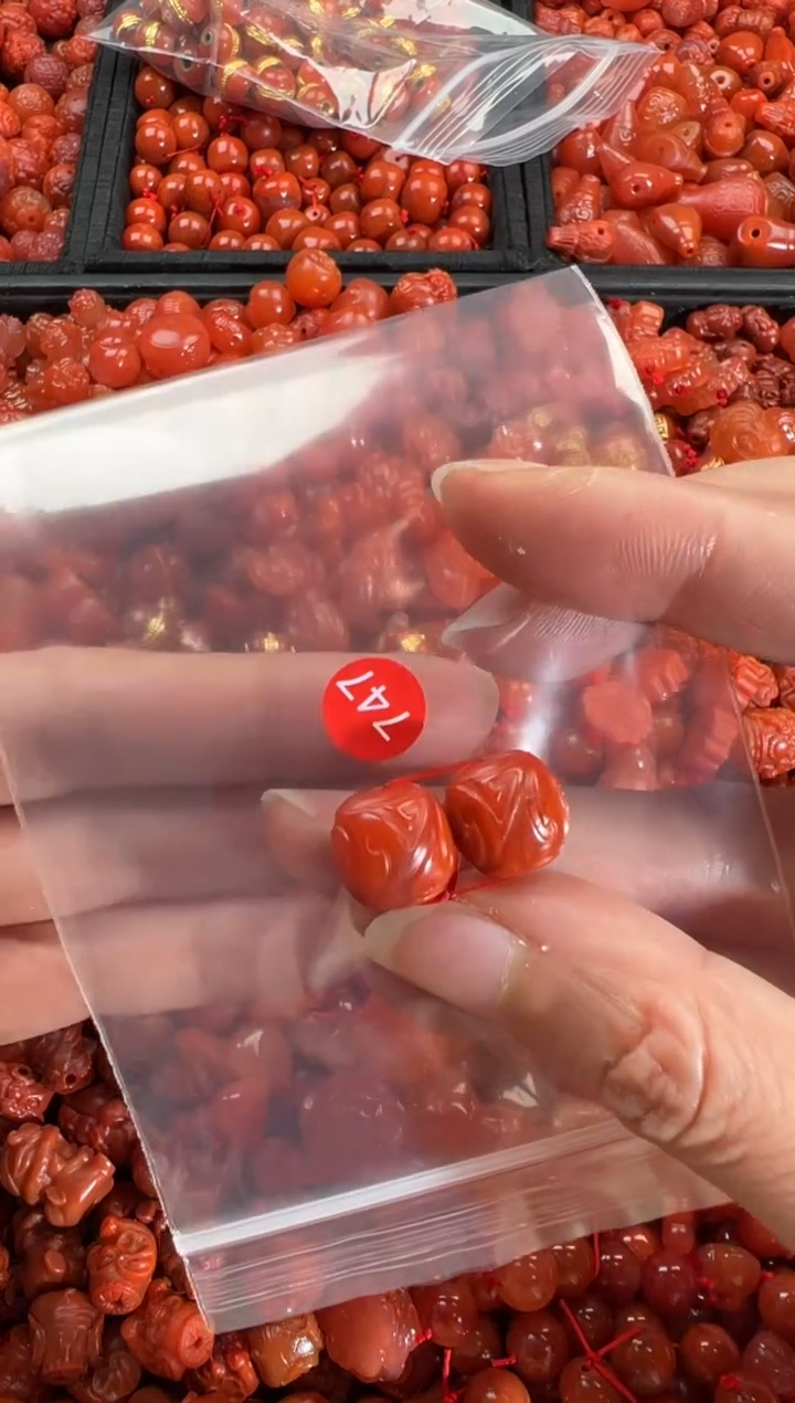 【闪购商品】南红玛瑙颈饰未镶嵌1