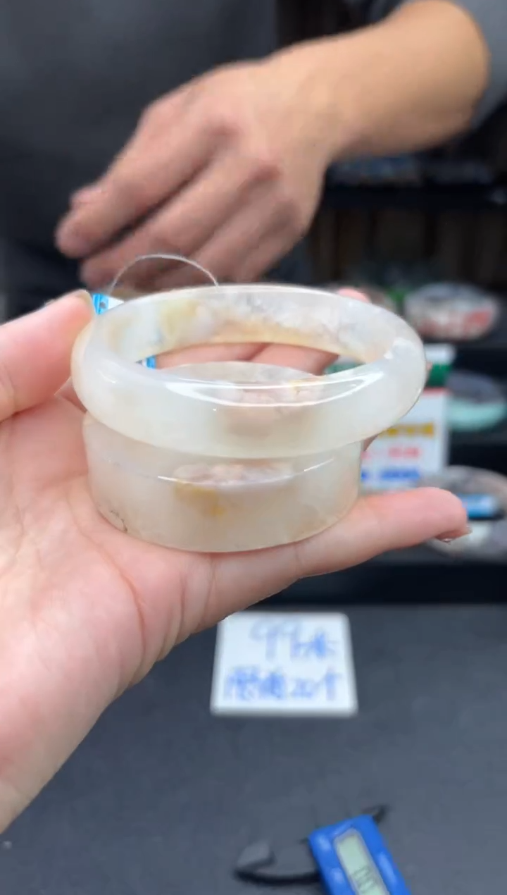 【闪购商品】石英质玉手镯未镶嵌6（61圈赠送镯心）