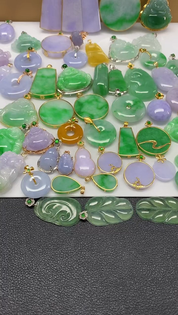 【闪购商品】翡翠吊坠(不含链)18K金镶嵌佛公