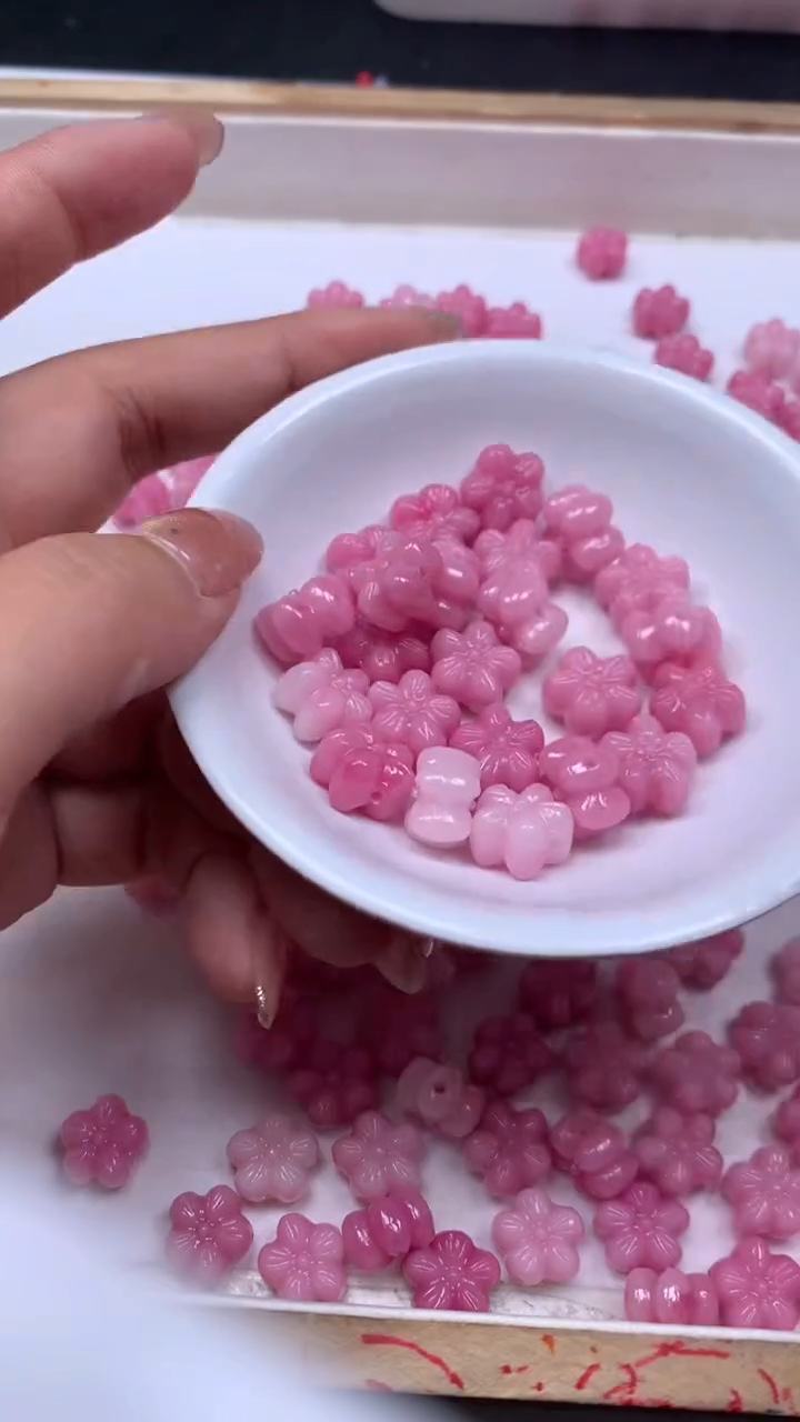 未镶嵌散珠拼合珍珠（马贝珠）A2069 女皇贝 五瓣花8*12mm6个6.8元