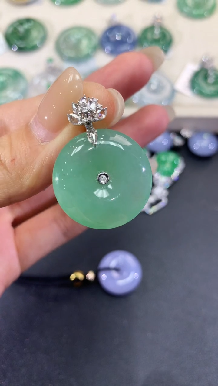 【闪购商品】翡翠吊坠(不含链)18K金镶嵌a59          