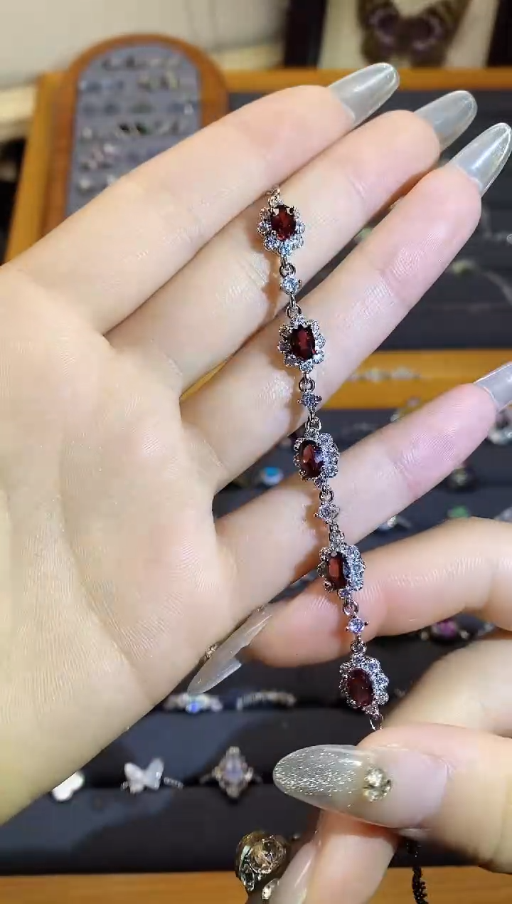 【闪购商品】水晶手链银S925镶嵌A22