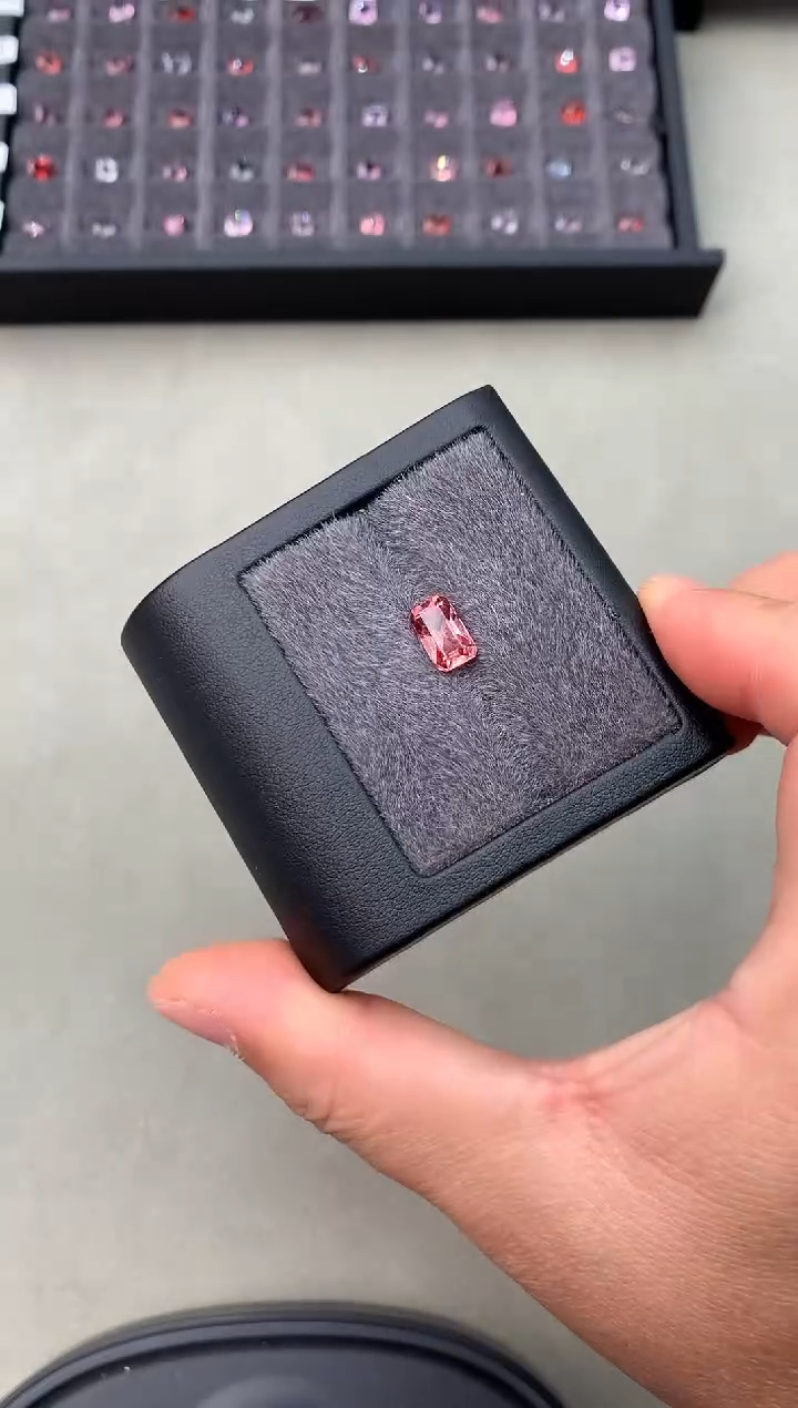 【闪购商品】定制尖晶石裸石未镶嵌2.20ct 祖切 暖色调