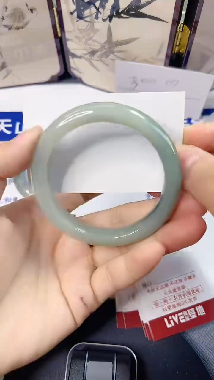 未镶嵌手镯石英质玉125-55/56