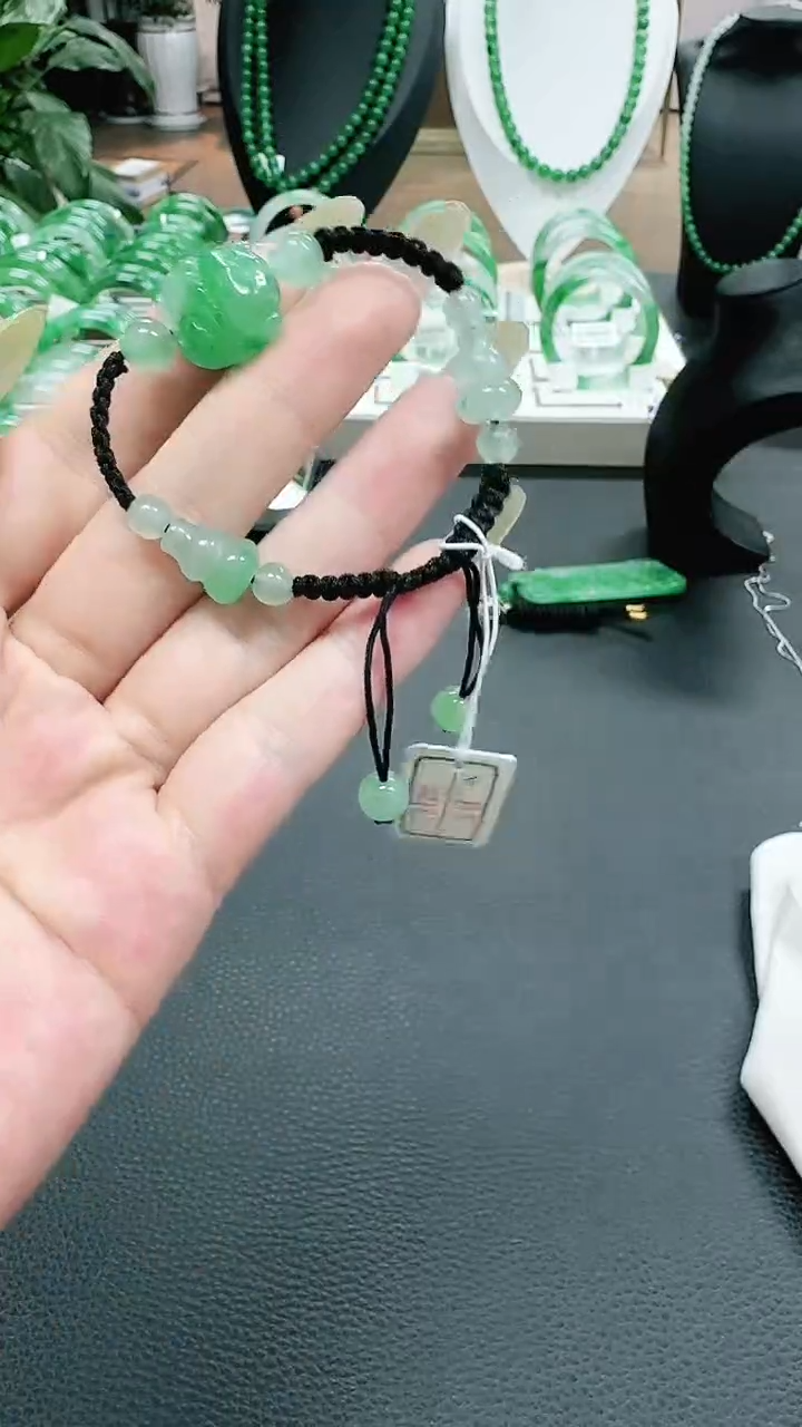 未镶嵌1石英质玉（非洲翠）/7935