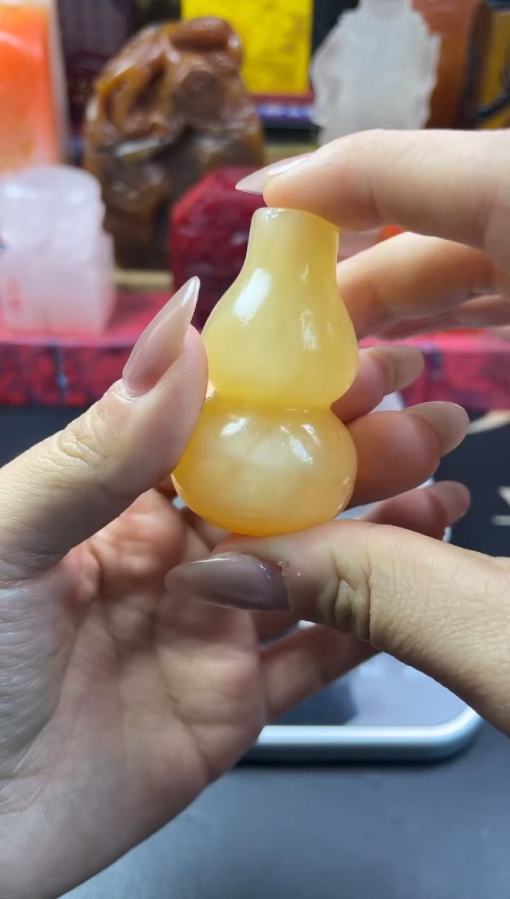 寿山石印石高山晶葫芦（如意）