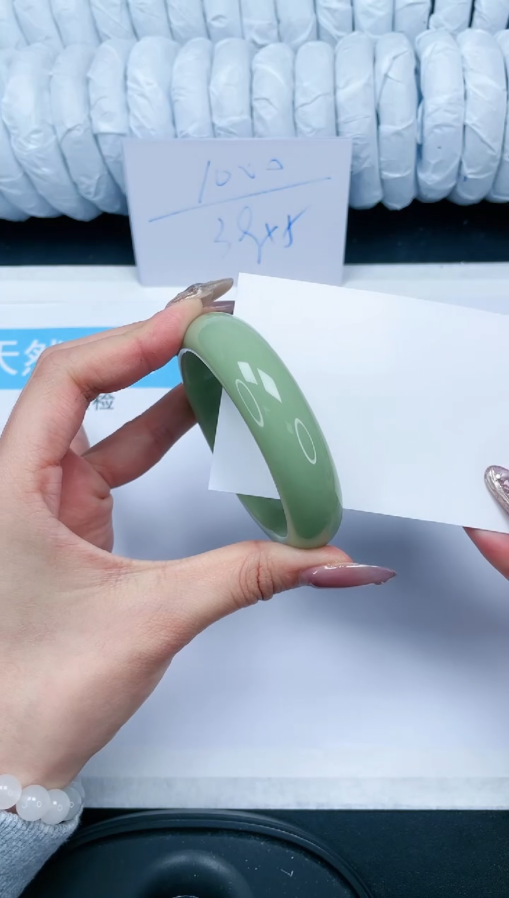 【闪购商品】石英质玉手镯未镶嵌37-60.6