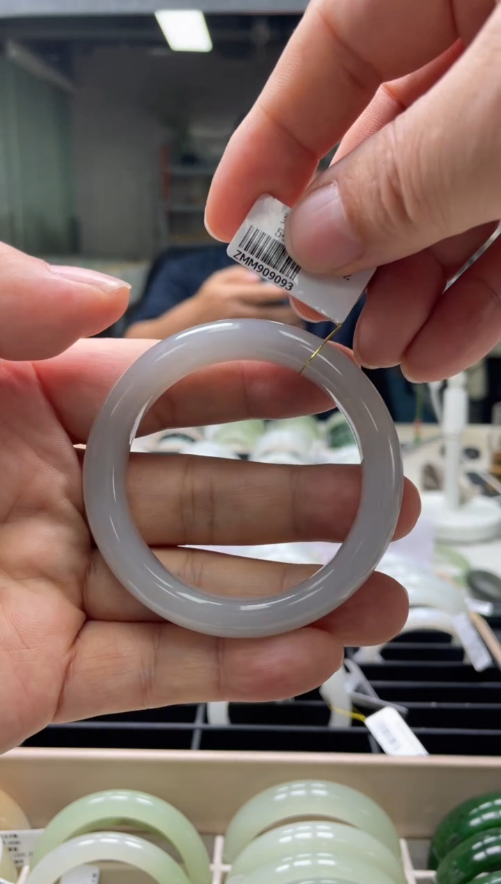 【闪购商品】和田玉手镯未镶嵌编码9093 圈口51-52