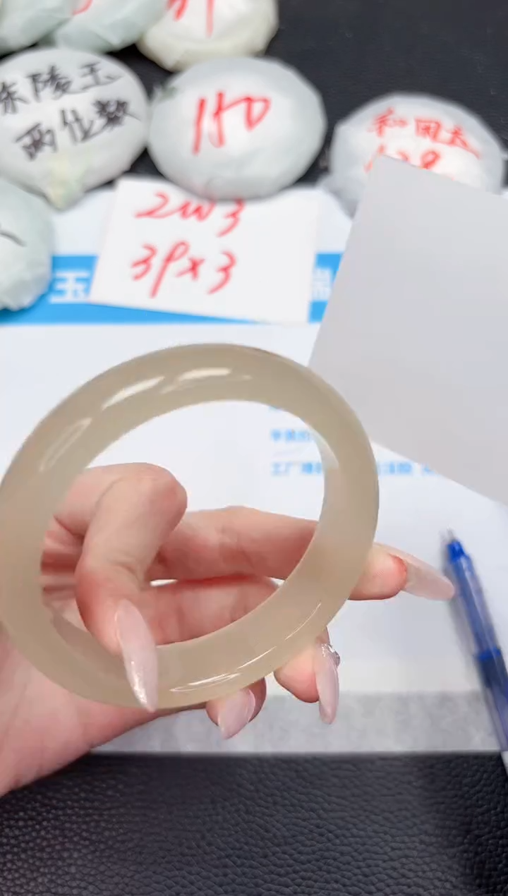 【闪购商品】石英质玉手镯未镶嵌432-57.6