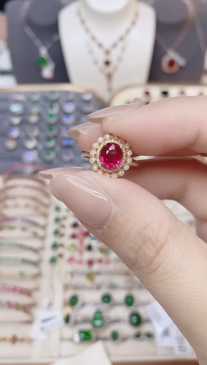 18K金镶嵌碧玺戒指碧玺1.2CT