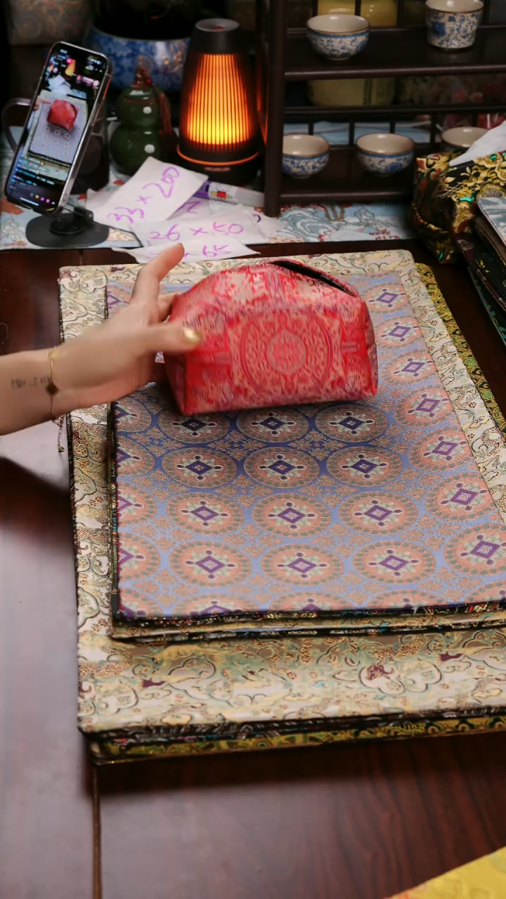 【八达井纹红纸巾套长16宽10高7】