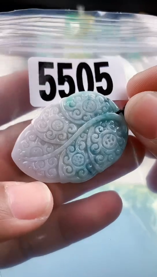 【闪购商品】翡翠挂件未镶嵌天然翡翠吊坠挂件