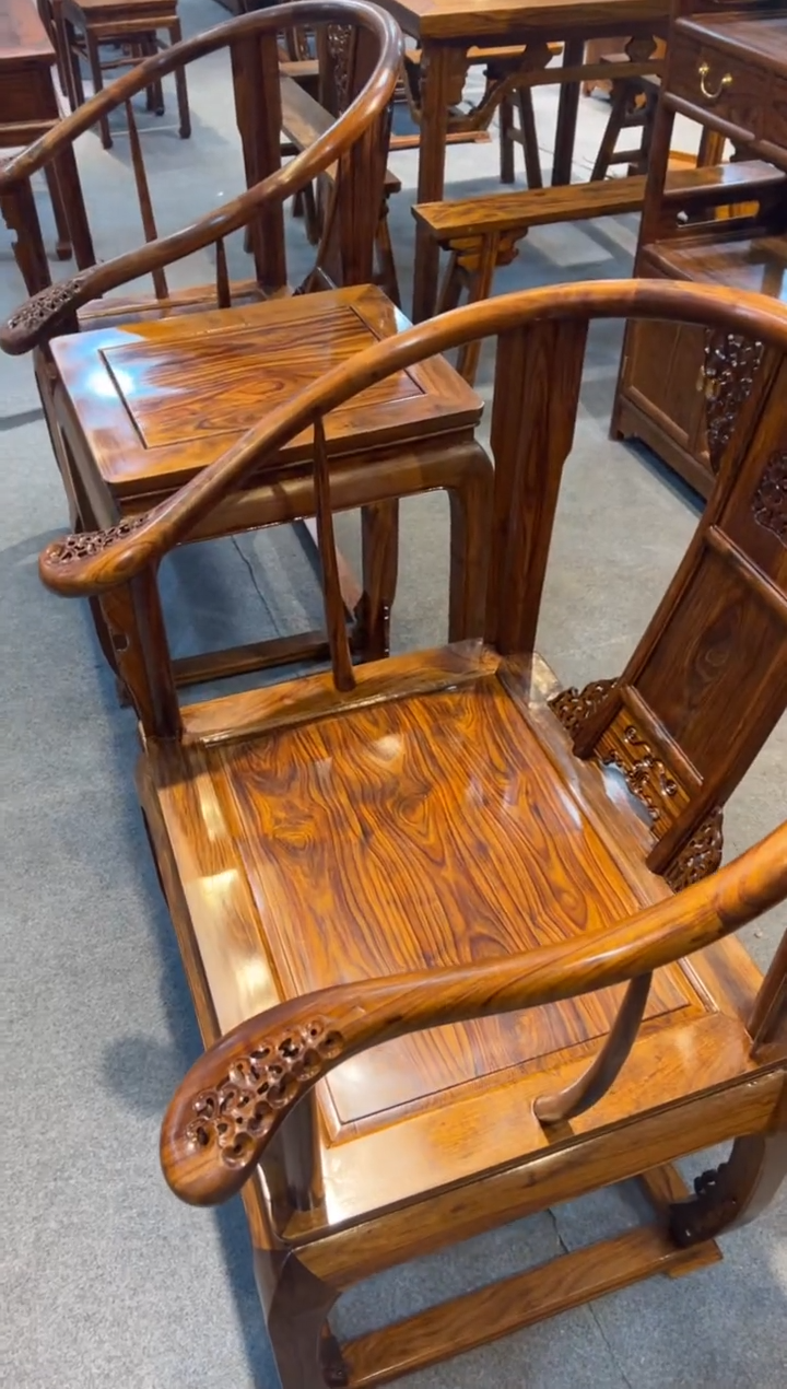 【闪购商品】花梨木类木雕椅子一对