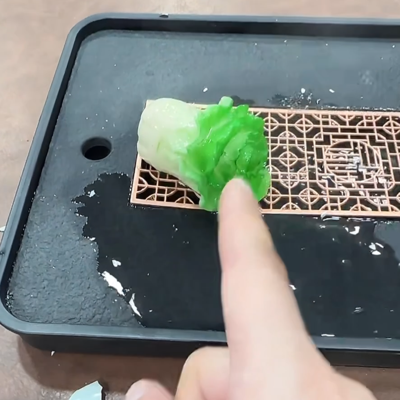 【闪购商品】白菜变色百财茶宠绿色创意茶道把玩精美（不带茶盘）