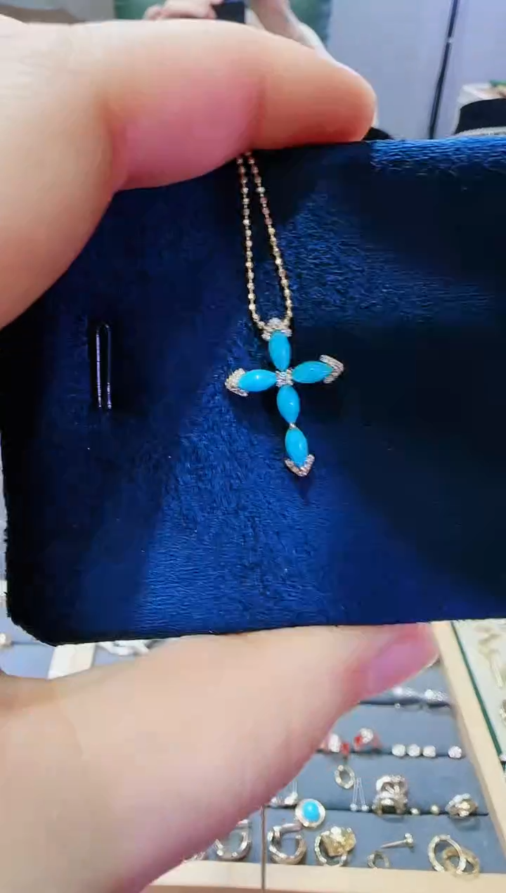 【闪购商品】钻石吊坠(不含链)18K金镶嵌十字架吊坠