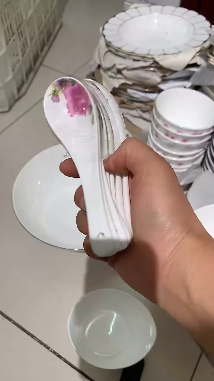 8个小调羹隆达骨质瓷