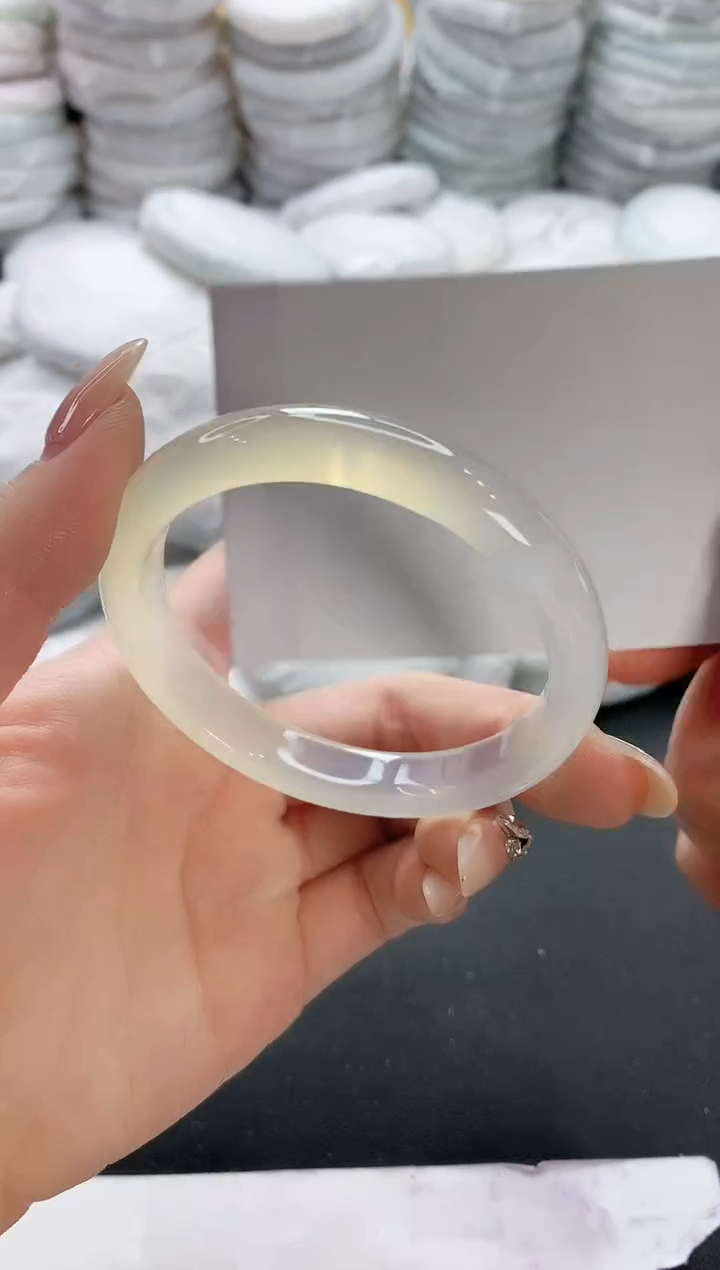 【闪购商品】玛瑙/玉髓手镯未镶嵌463