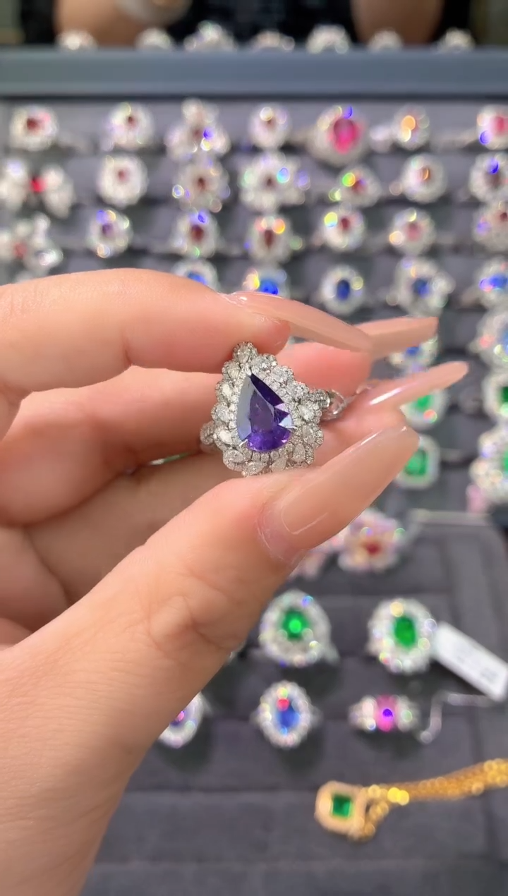 戒指彩色蓝宝石18K金镶嵌-2.12克拉*无烧紫蓝宝