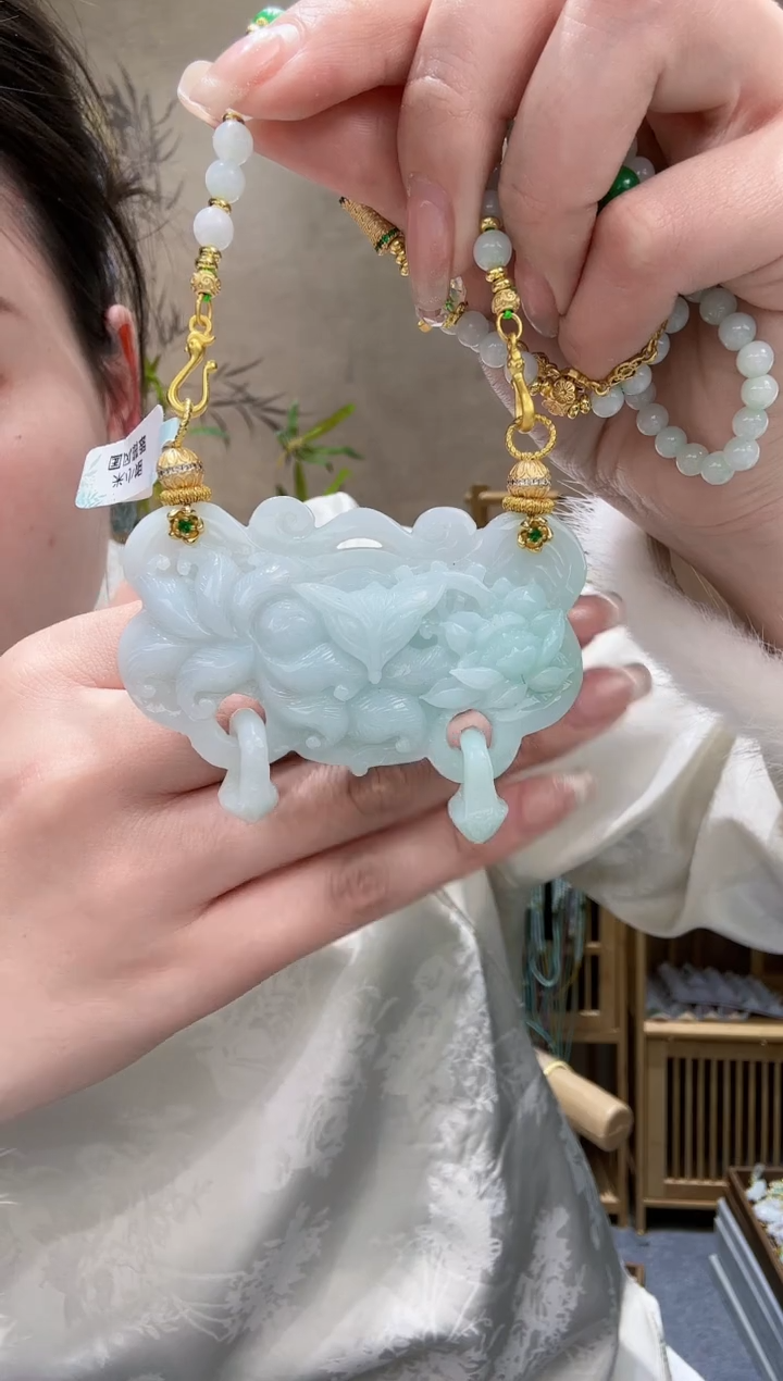 【闪购商品】翡翠颈饰未镶嵌吊坠