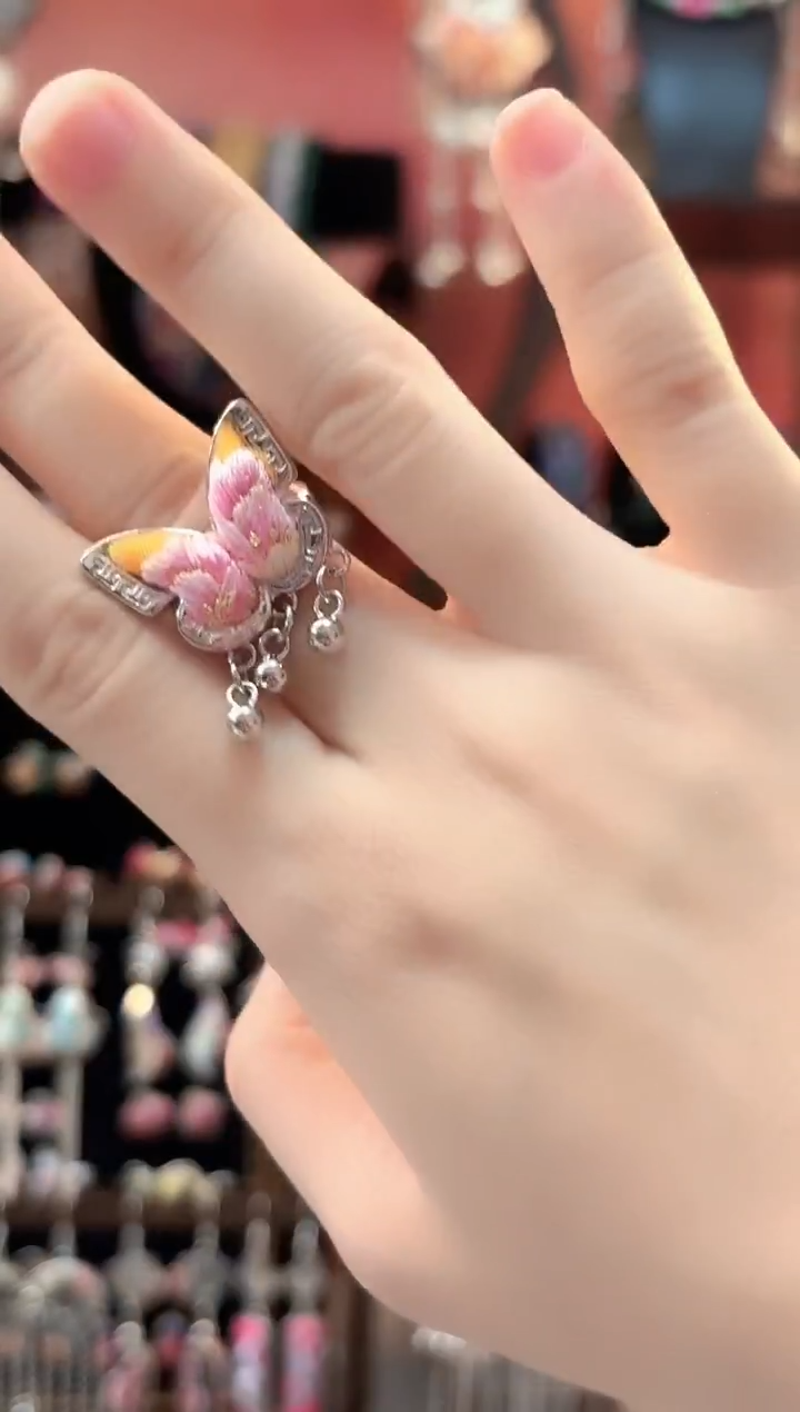 织绣云织谣民族风精美饰品   478