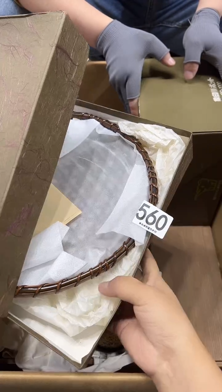 持**飞560...........茶摆件