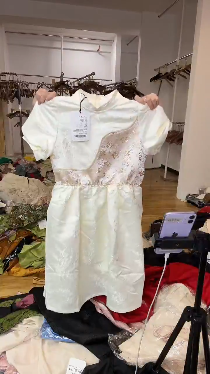 儿童       连衣裙      160码