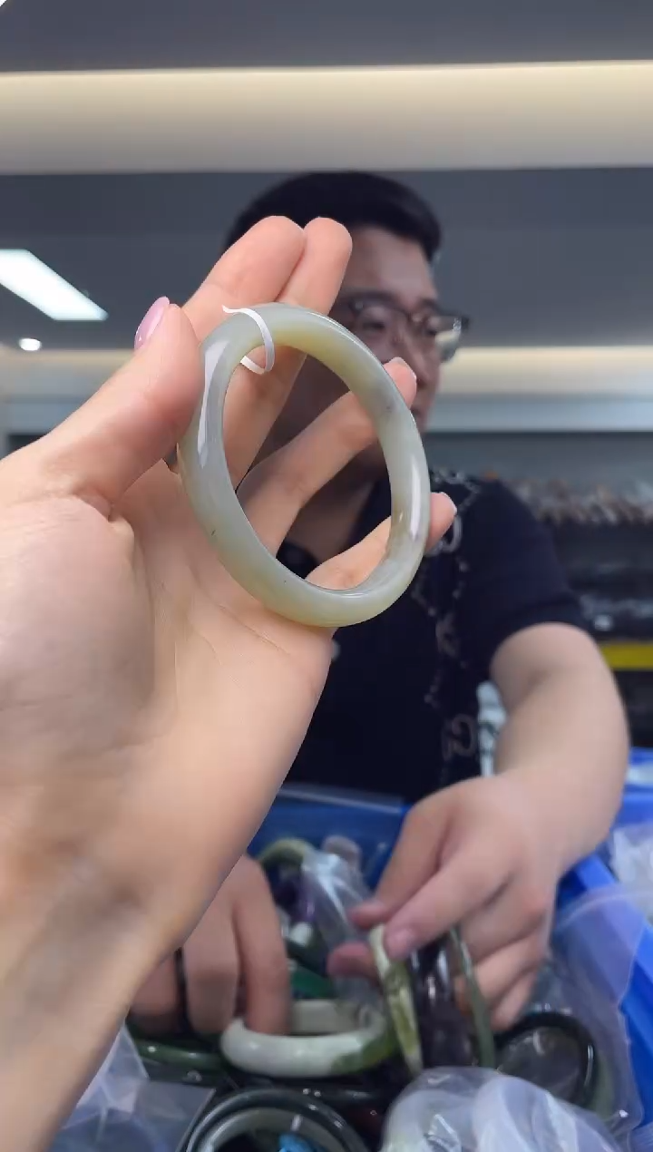 【闪购商品】和田玉`未镶嵌多样性发一件*57*46