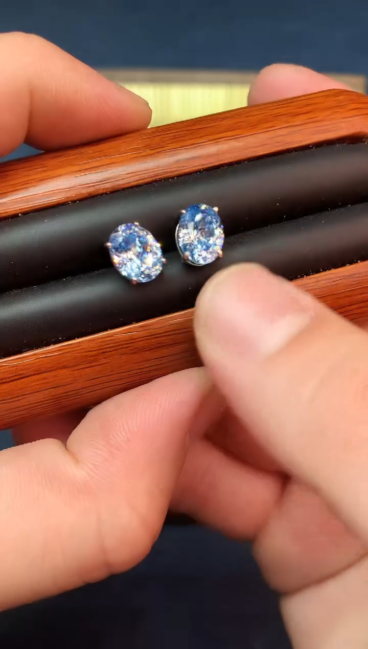 银S925镶嵌耳钉海蓝宝石......