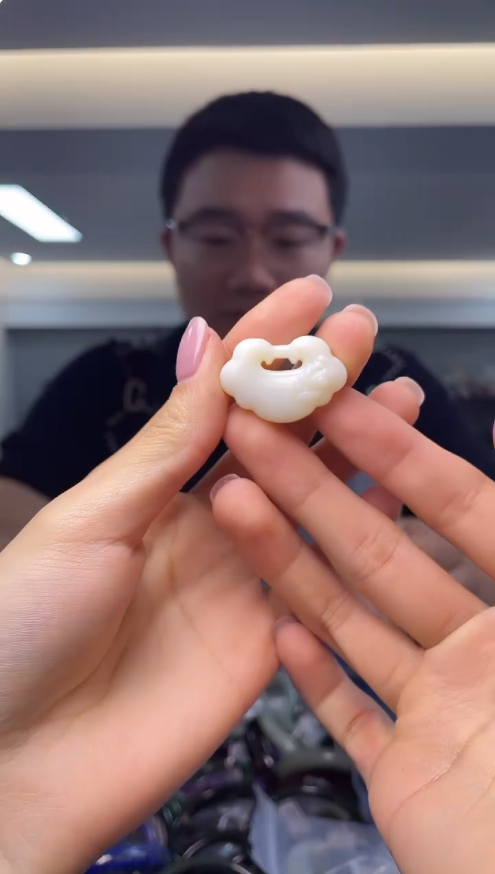 【闪购商品】和田玉`未镶嵌多样性发一件