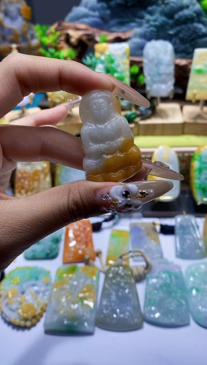 【闪购商品】翡翠颈饰未镶嵌翡翠A货